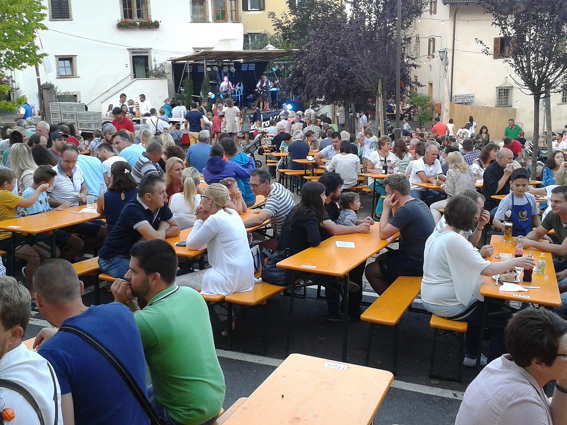 20. Dorffest der Freiwilligen Feuerwehr Mitterdorf - Südtiroler Weinstraße - #1 - suedtirol.info