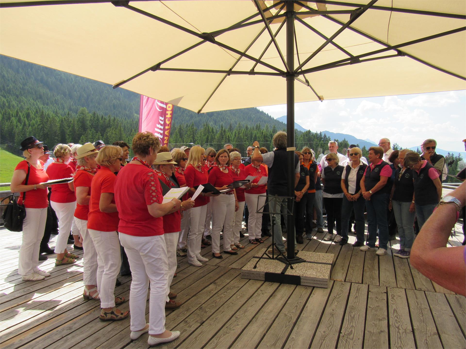 28th Alta Pusteria Int. Choir Festival: concert at the Gröber hut Innichen/San Candido 1 suedtirol.info