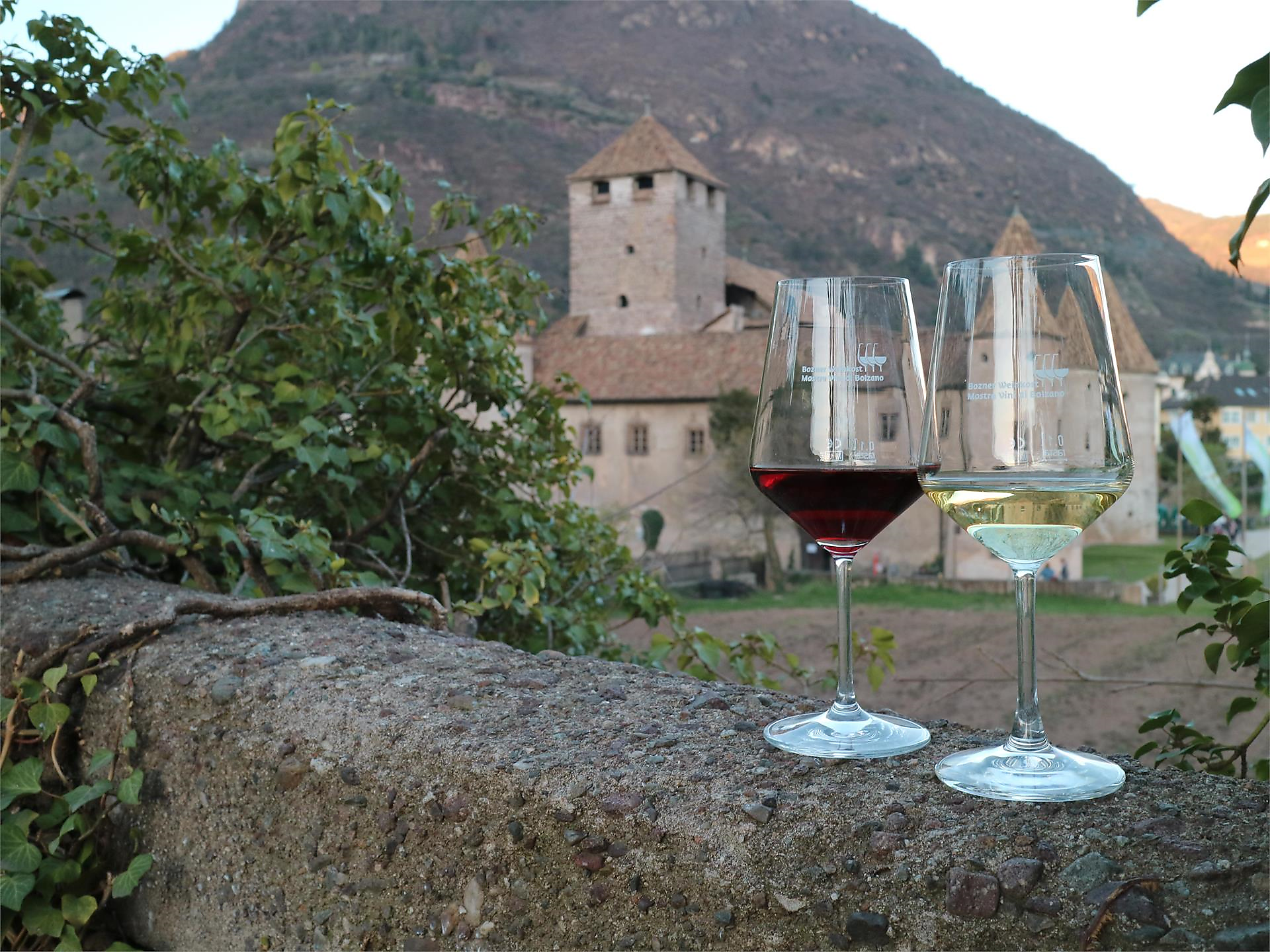 "Der Wirt im Schloss" - Bozner Weinkost - Bozen und Umgebung - #1 - suedtirol.info