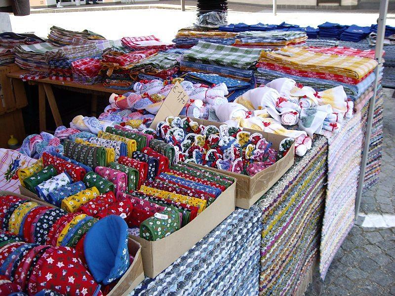 Mercatino  delle pulci dei "Pustertaler Floh- und Gumpererfreunde" Villabassa 1 suedtirol.info