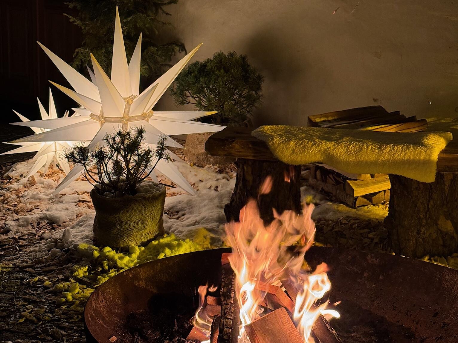 The New Yea is here: Winter feast at the church square of Völs - Dolomites Region Seiser Alm - #3 - suedtirol.info