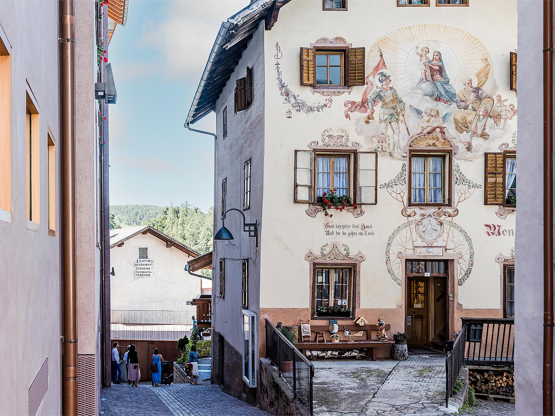 Il Borgho dei desideri: Visita guidata del paese - Regione dolomitica Alpe di Siusi - #2 - suedtirol.info