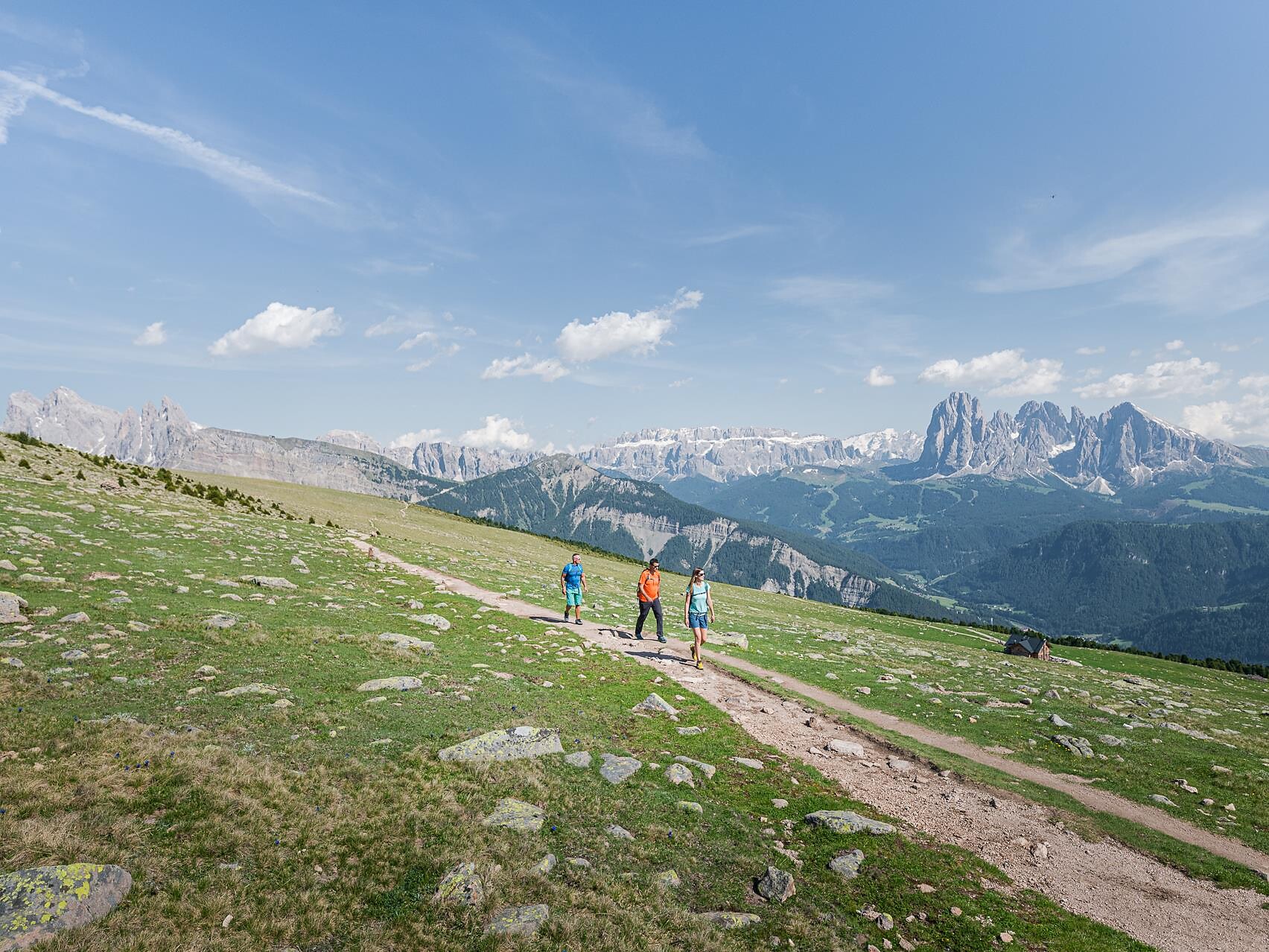 Panoramic hike to the Ramitzler hut in the Puez-Odle Nature Park Urtijëi/Ortisei 2 suedtirol.info