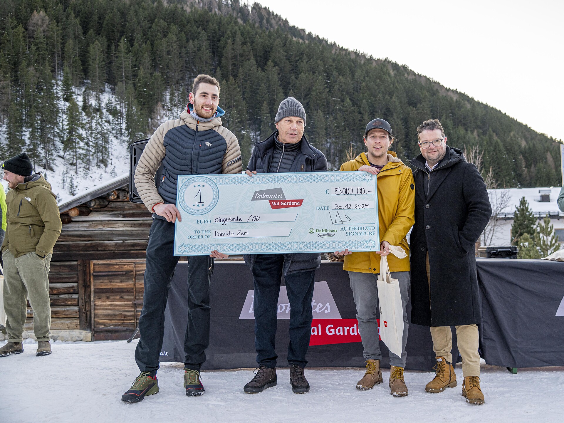 Premiazione del 29° concorso di sculture nella neve - Regione dolomitica Val Gardena - #1 - suedtirol.info
