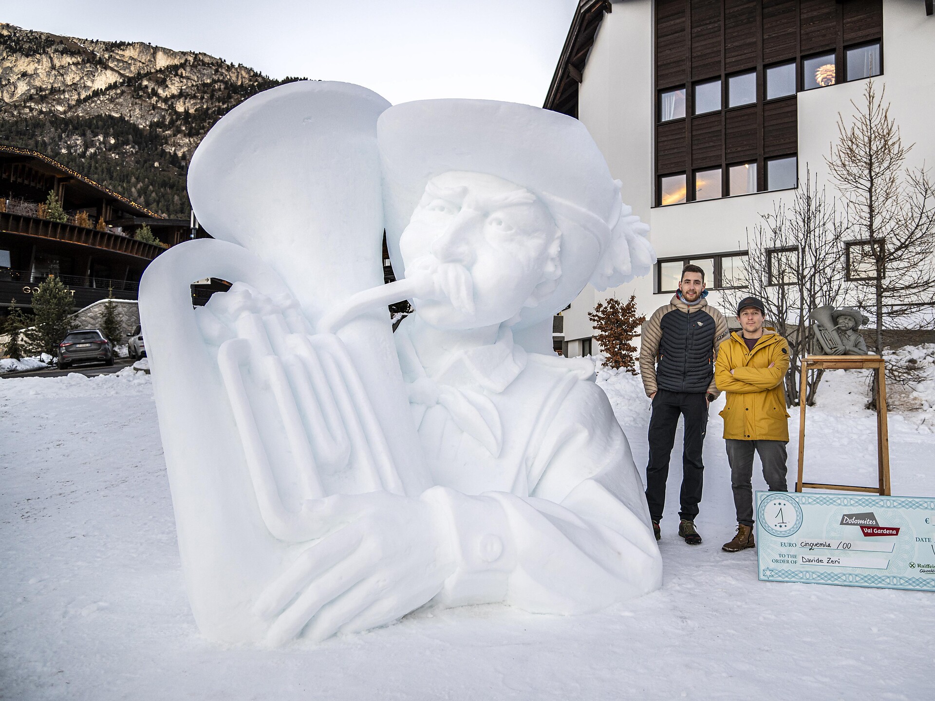 Premiazione del 29° concorso di sculture nella neve - Regione dolomitica Val Gardena - #2 - suedtirol.info