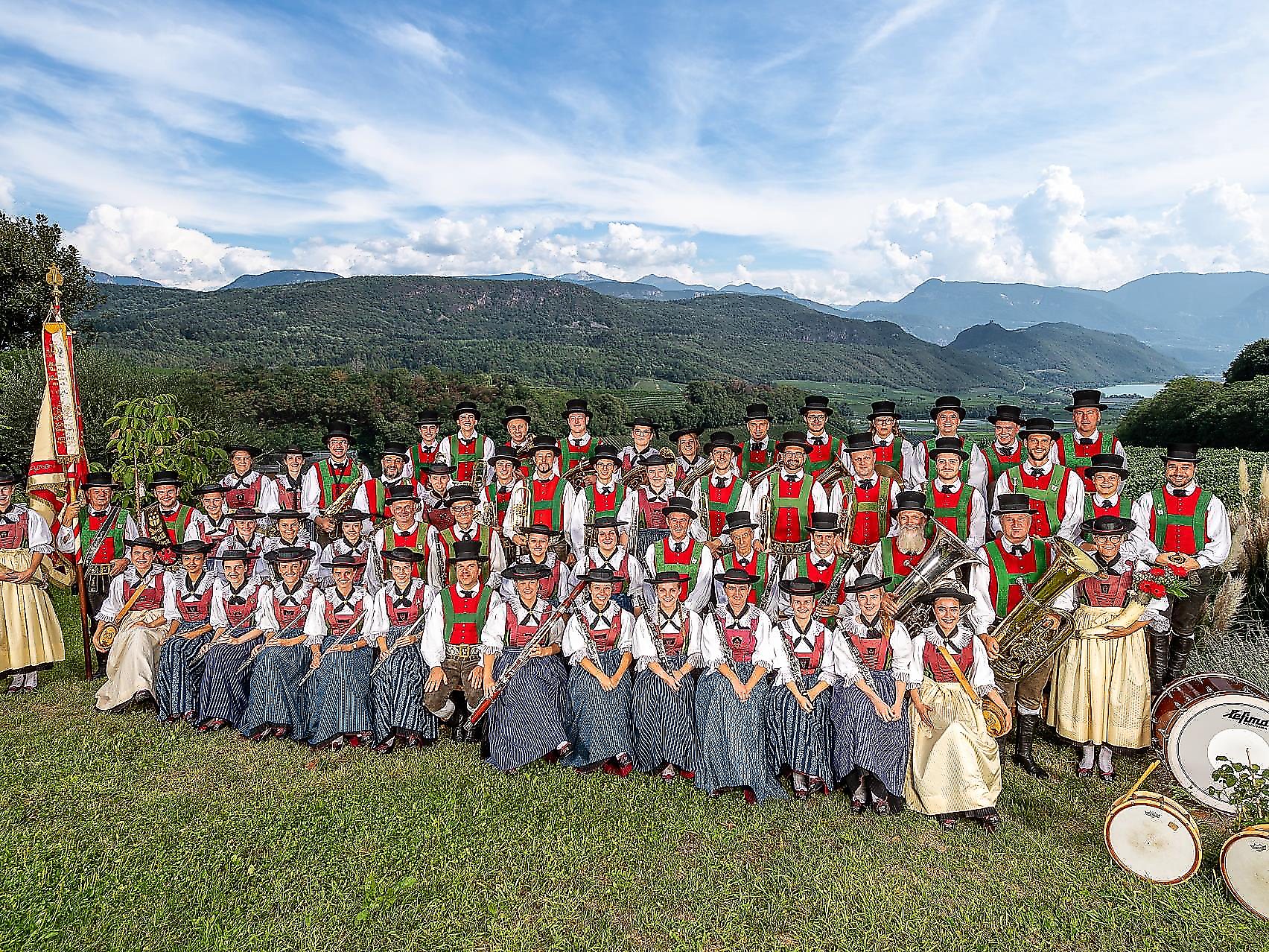 Platzkonzert der Bürgerkapelle Kaltern - Südtiroler Weinstraße - #1 - suedtirol.info