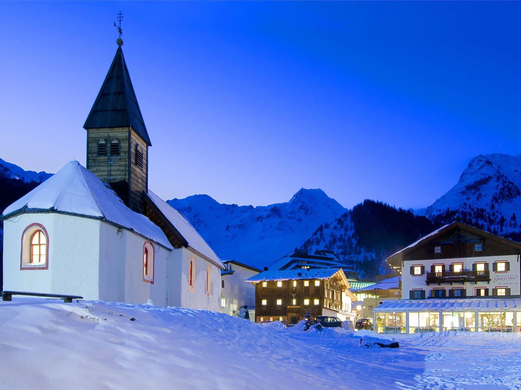 Piccolo Hotel Gurschler Glühwein, Krapfen & Kurzras