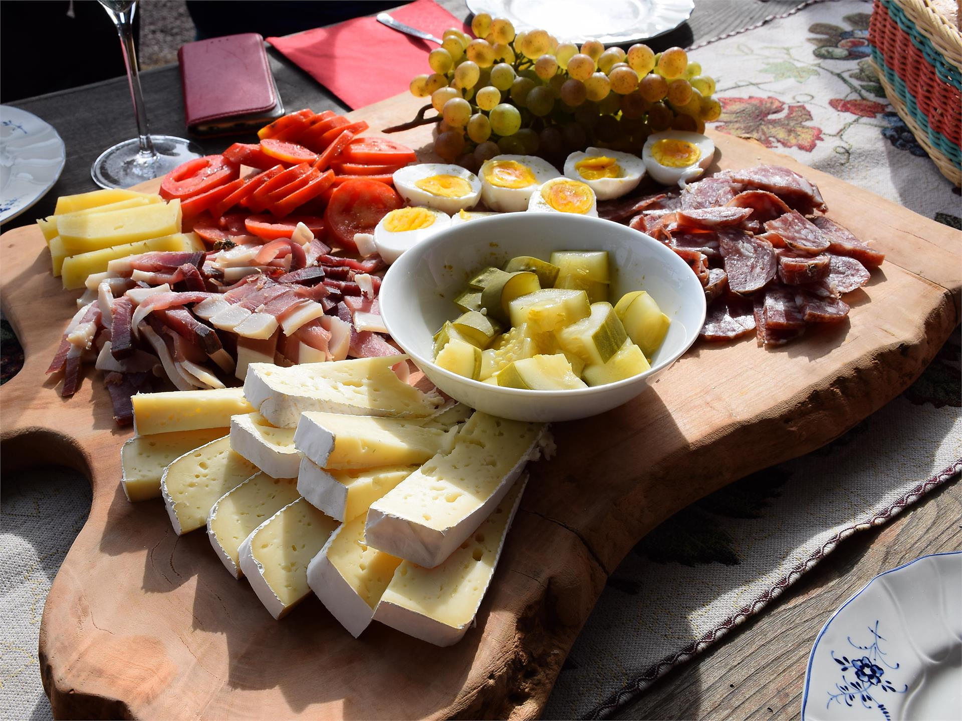 Prissianer Weingenuss - wandern zwischen Burgen und Weinreben (Fest & Markt) Tisens 3 suedtirol.info