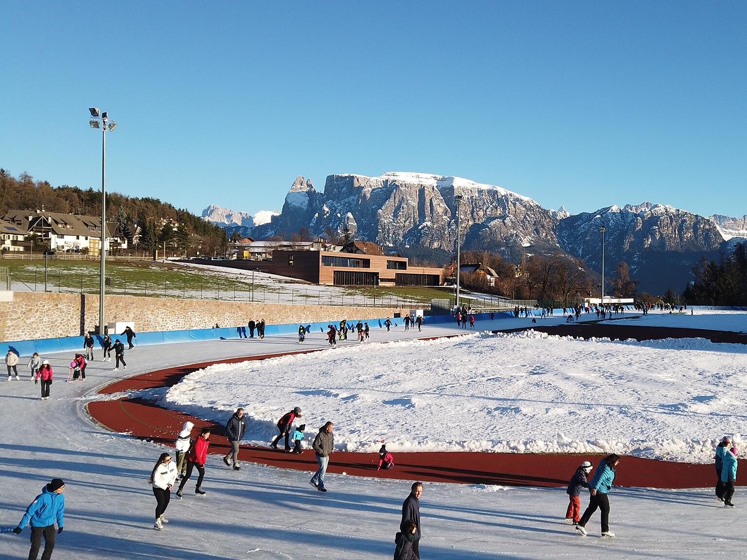 Raika Day – Pattinare con clown Berta e divertimento - Bolzano e dintorni - #3 - suedtirol.info