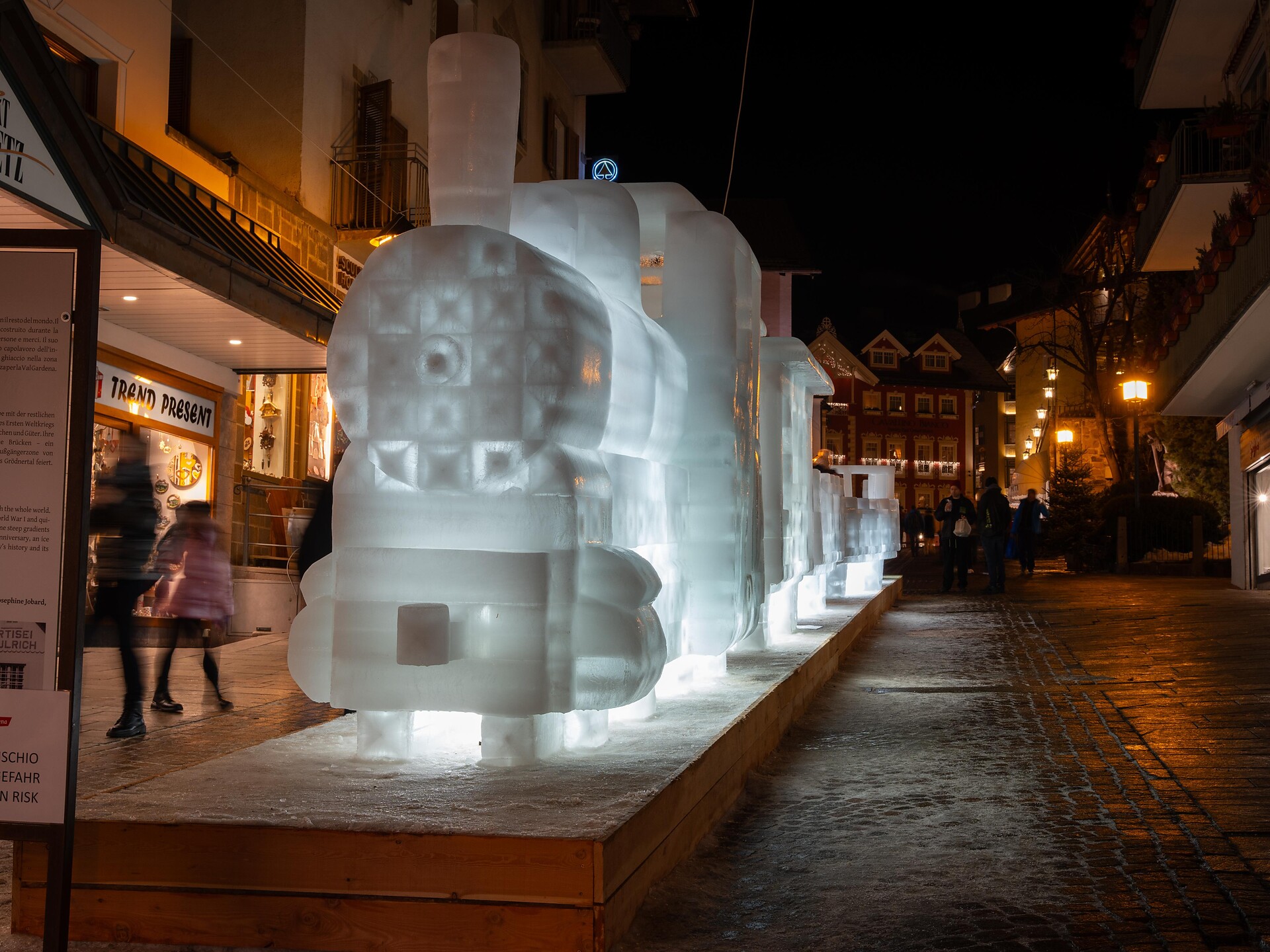Realisierung einer Eisskulptur - Dolomitenregion Gröden - #2 - suedtirol.info