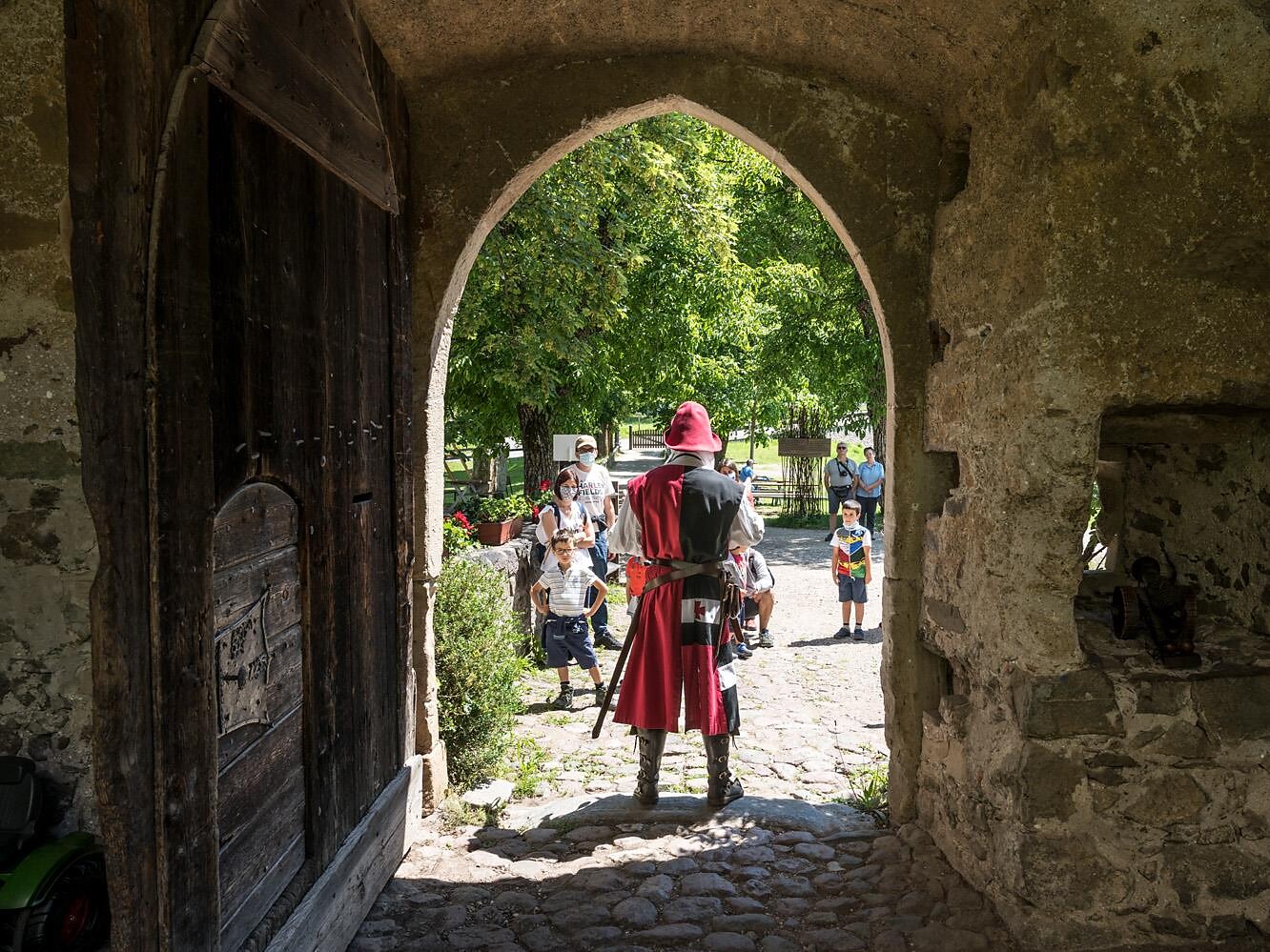 Castel Prösels: Un viaggio nel Medioevo con il cavaliere Federico Fiè allo Sciliar 2 suedtirol.info