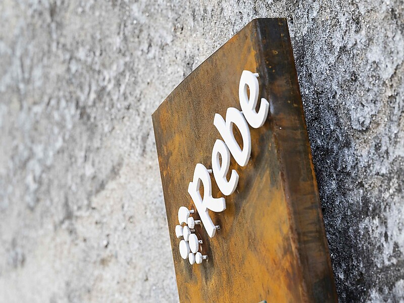 REBE Passeggiata con degustazione di vino tra Rencio e Signato Bolzano 1 suedtirol.info