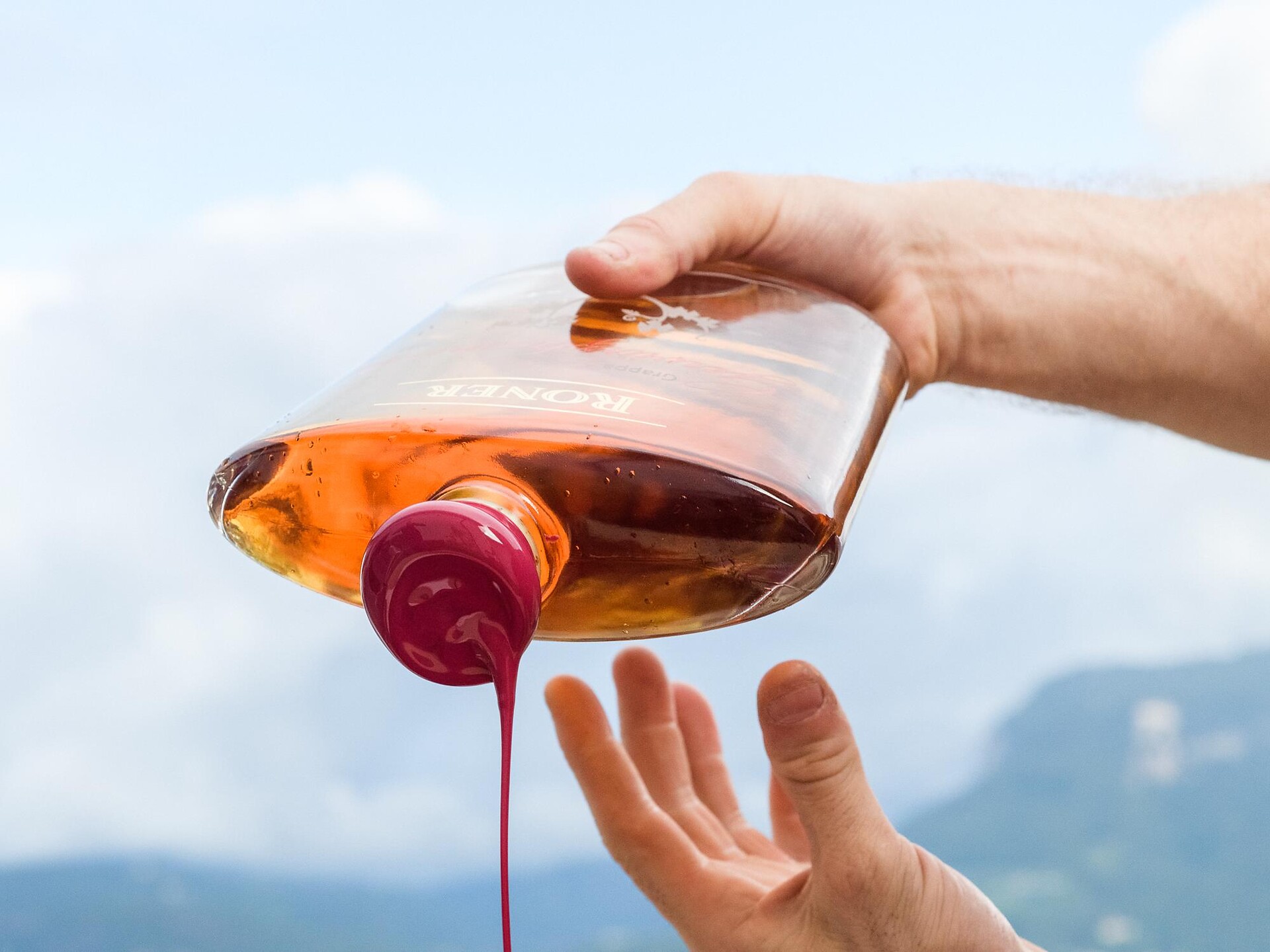 Roner Distilleria - Visita guidata con degustazione (it) - Strada del Vino - #3 - suedtirol.info