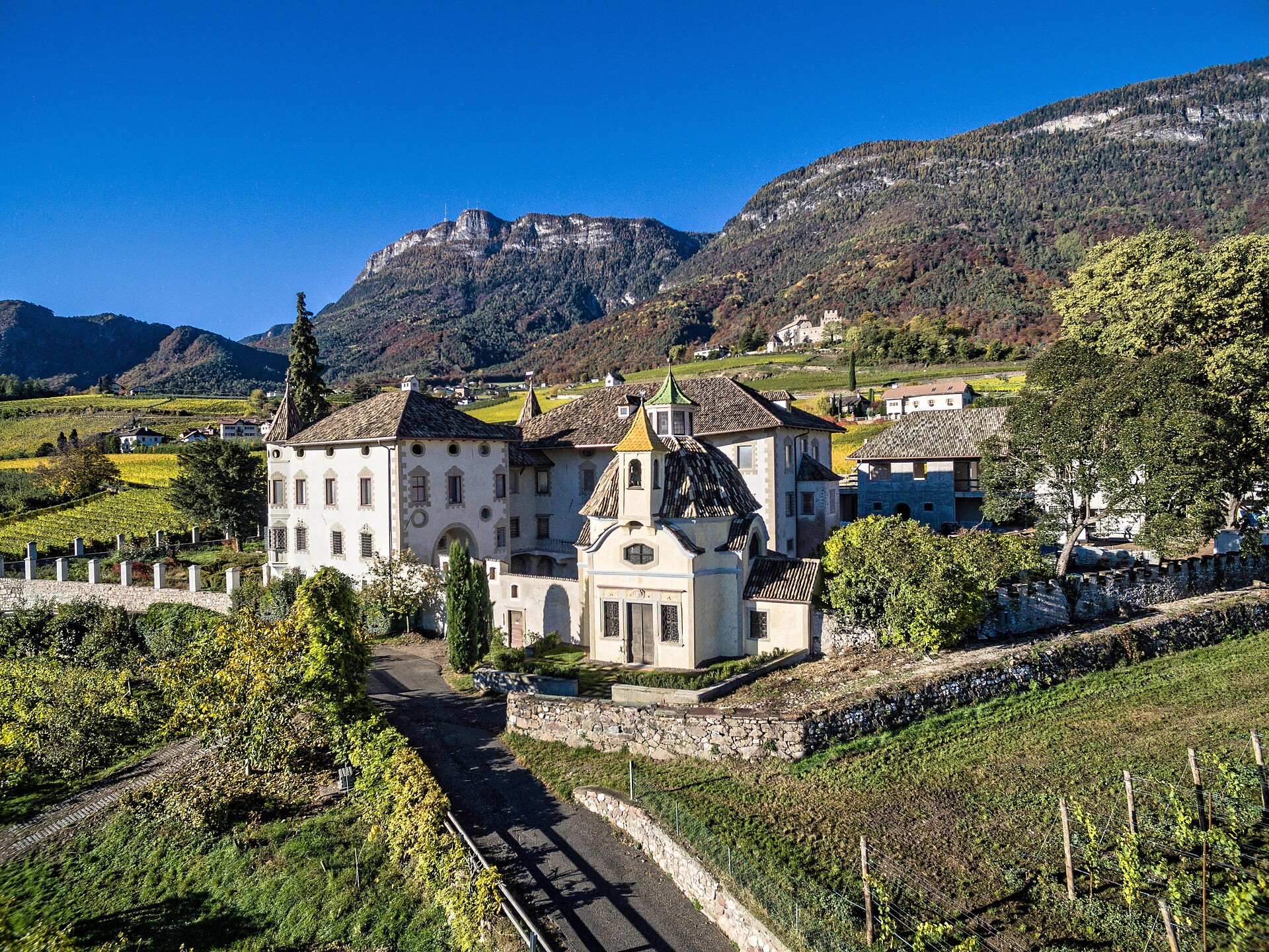 Reben - Schlösser - Ansitze Eppan an der Weinstraße 1 suedtirol.info