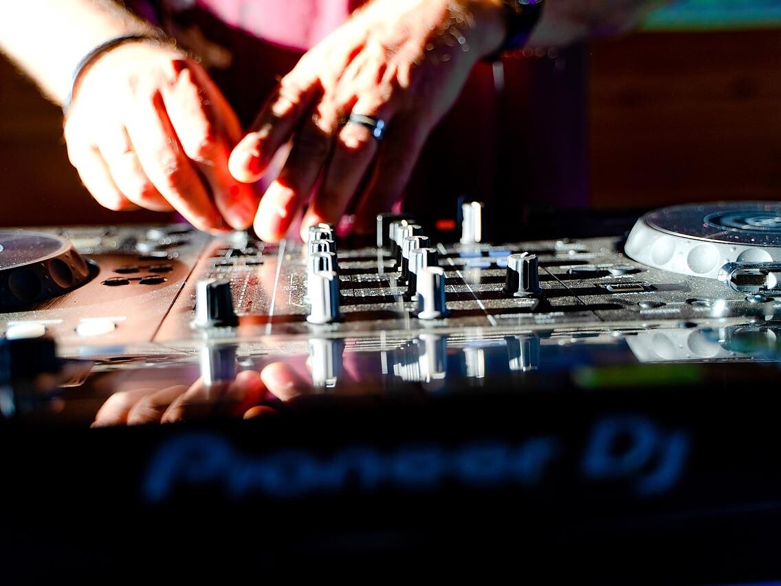 X-DAYS | Red Bull Aperitivo in Schenna - Meran/Merano and environs - #3 - suedtirol.info