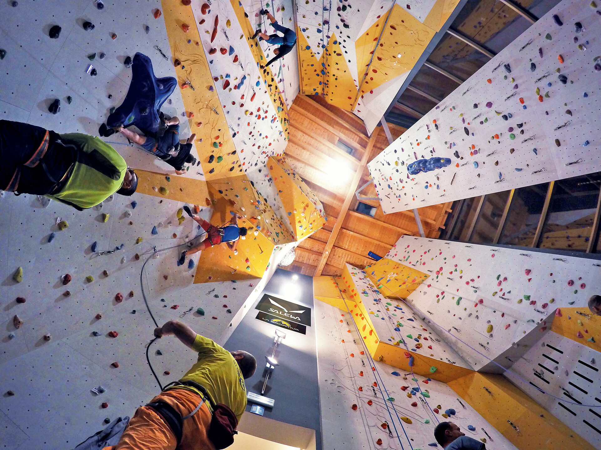 Climbing lesson for beginners with the alpine guides Gardena Guides - Dolomites Region Val Gardena - #1 - suedtirol.info