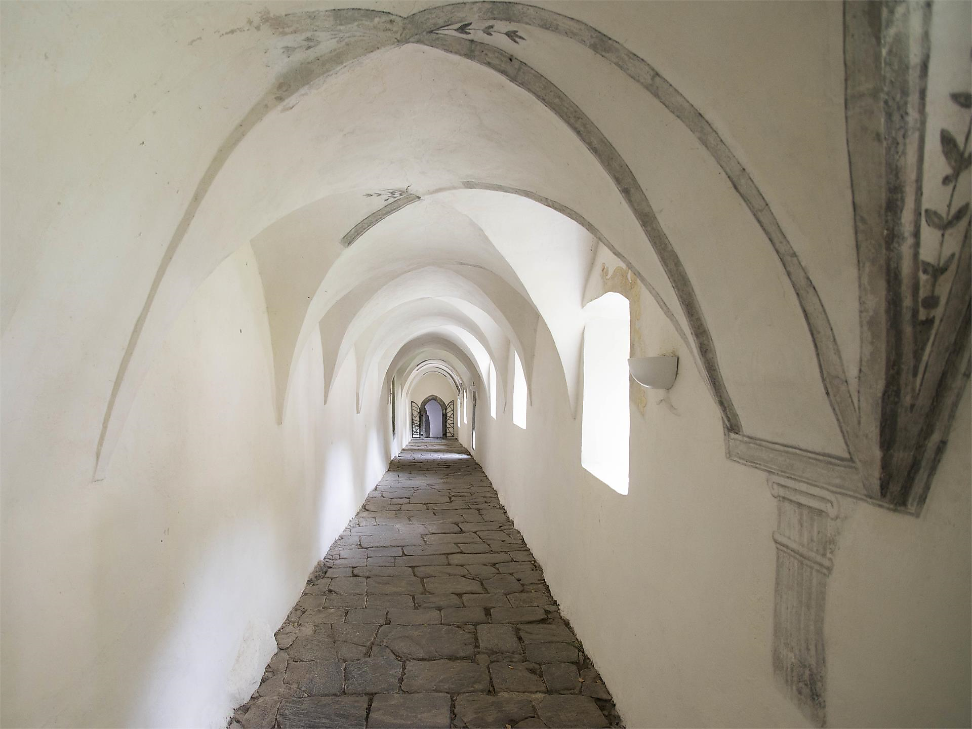 La mistica dei monaci - visita guidata nella Certosa - Val Venosta - #1 - suedtirol.info