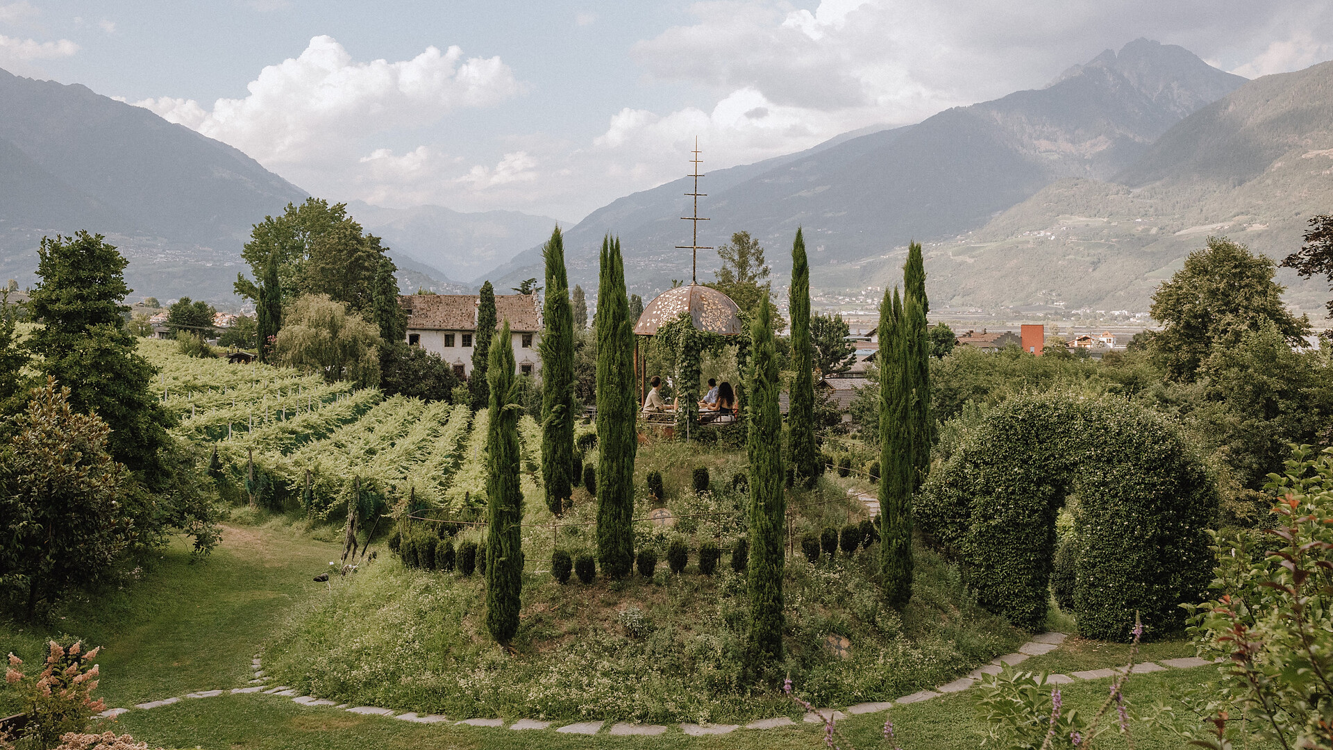 Skulpturen Ausstellung "Frauen" - Meran und Umgebung - #1 - suedtirol.info