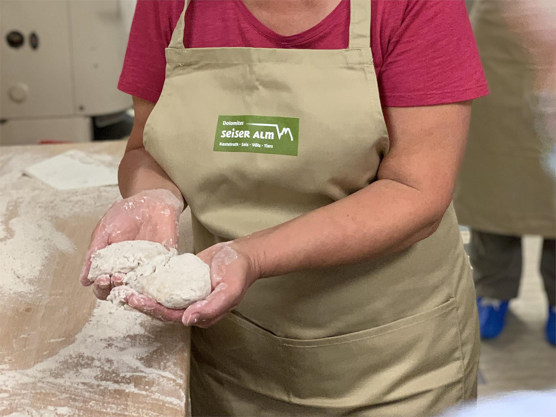 Piacieri autunnali: Schüttelbrot e Vinschgerlen - Corso di panificazione Castelrotto 3 suedtirol.info