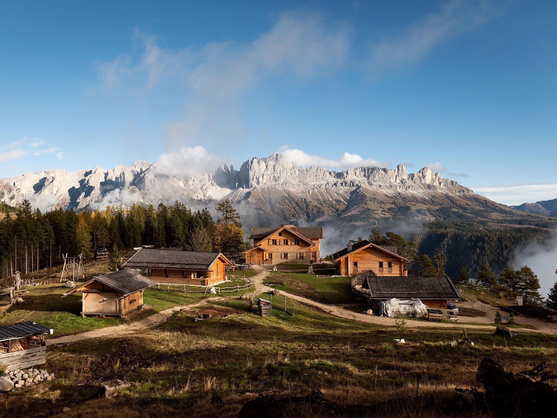 Sonnenaufgangswanderung Völseggspitze mit Frühstück im Schutzhaus Tschafon Tiers am Rosengarten 1 suedtirol.info