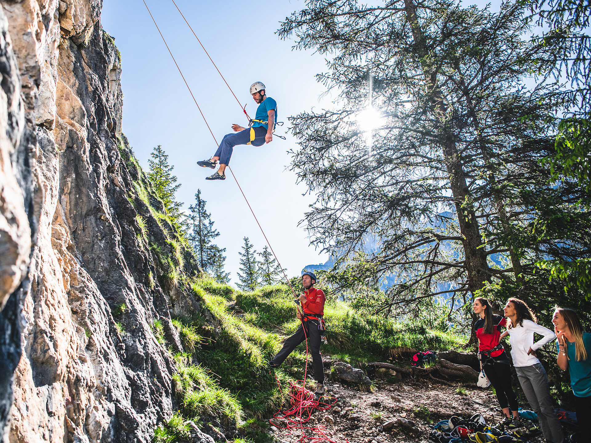 Climbing Lesson with the Mountain Guides GardenaGuides Sëlva/Selva 1 suedtirol.info