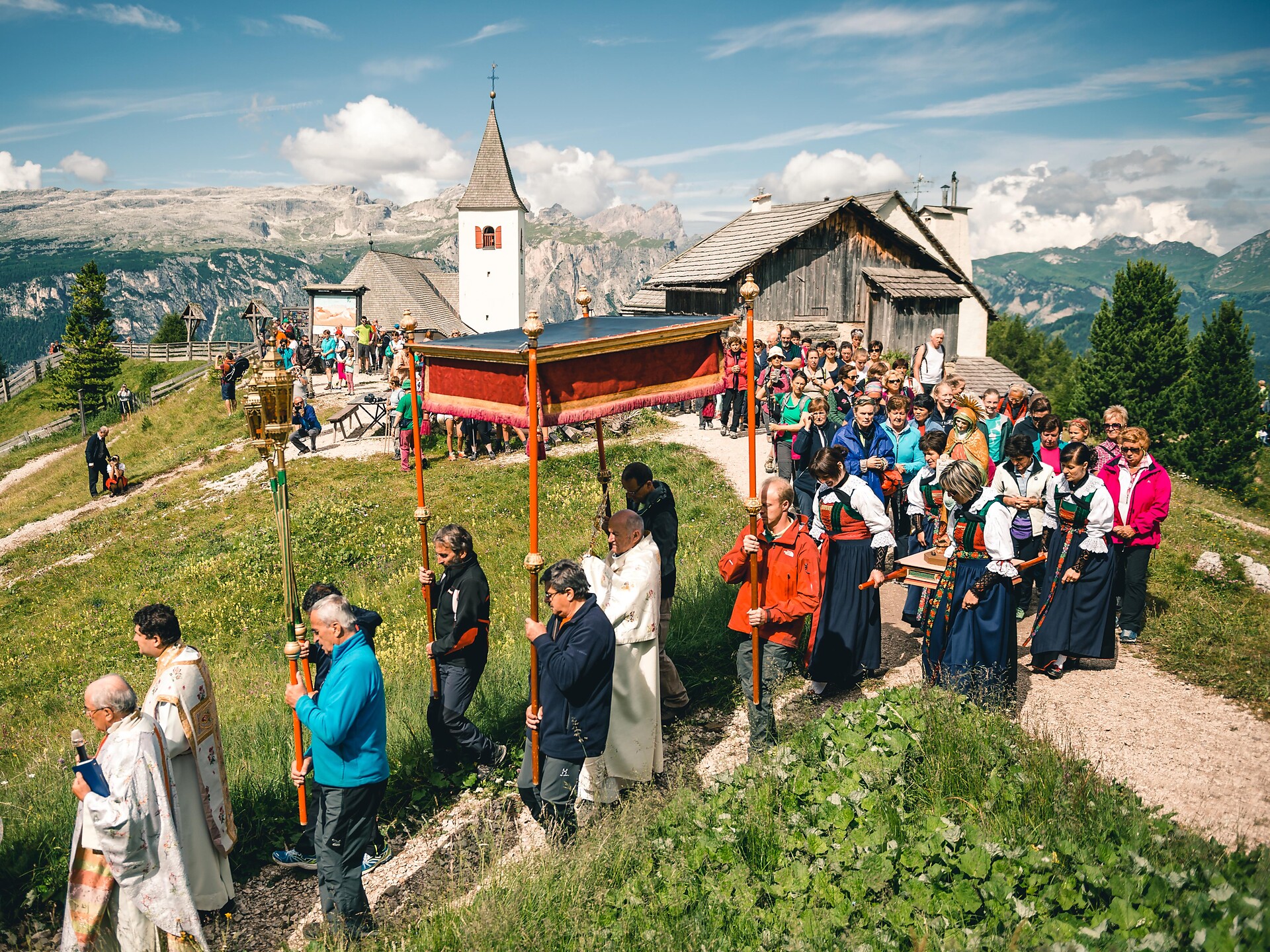 San Pire y San Paul - Procession in honour of Saints Peter and Paul - Dolomites Region Alta Badia - #1 - suedtirol.info