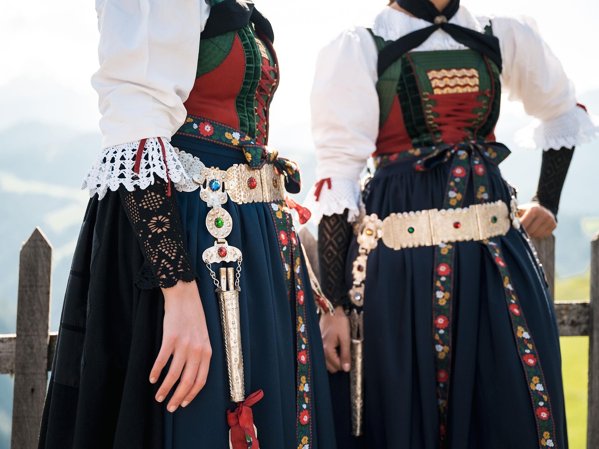 Sonns y tradiziuns - Folk evening Badia 1 suedtirol.info