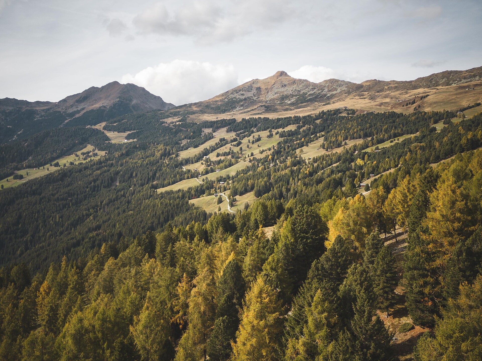 Legendary hike across the mountain pastures of Feldthurns and Latzfons - Brixen/Bressanone and environs - #2 - suedtirol.info