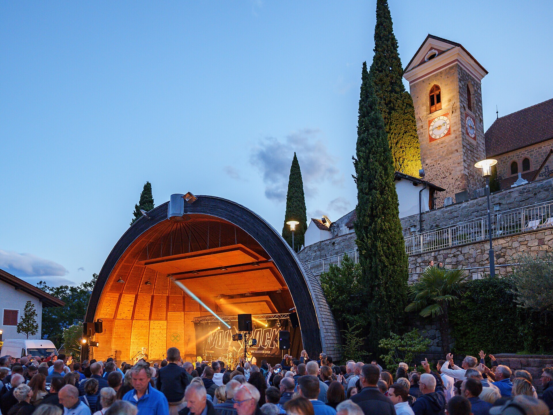 Summer evening with live music "Die Söhne Tirols" in Schenna - Meran/Merano and environs - #3 - suedtirol.info