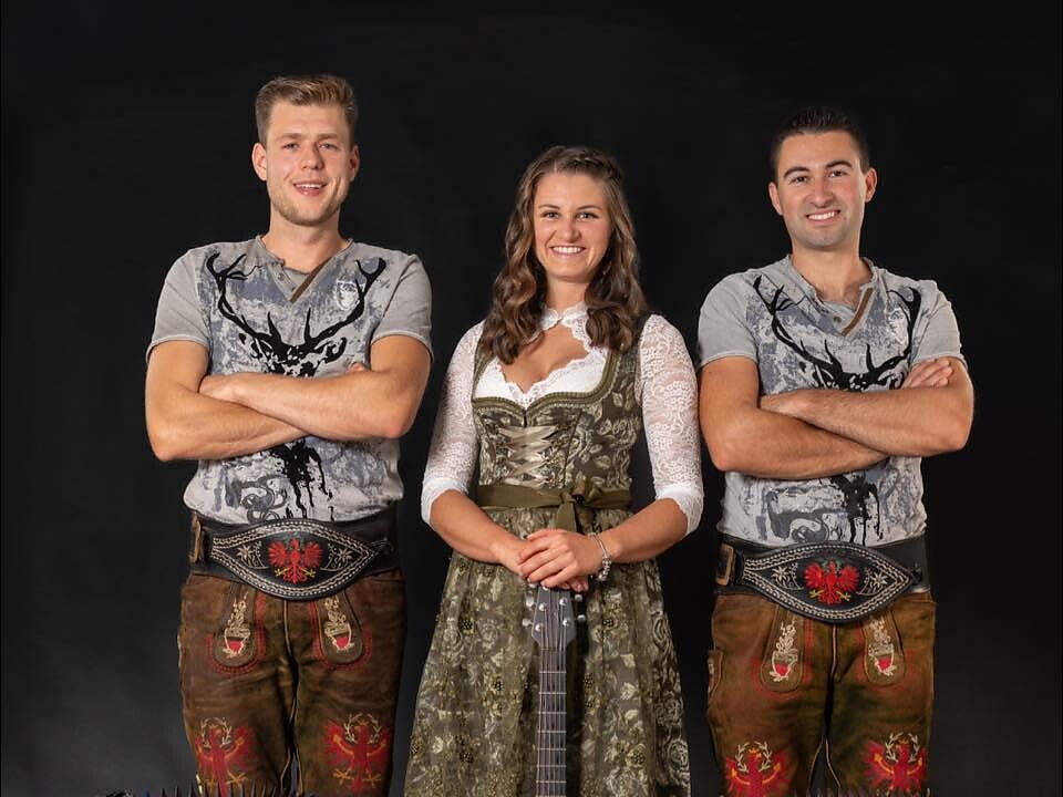 Summer evening with live music with the band "Die Jungen Pseirer" in Verdins - Meran/Merano and environs - #1 - suedtirol.info