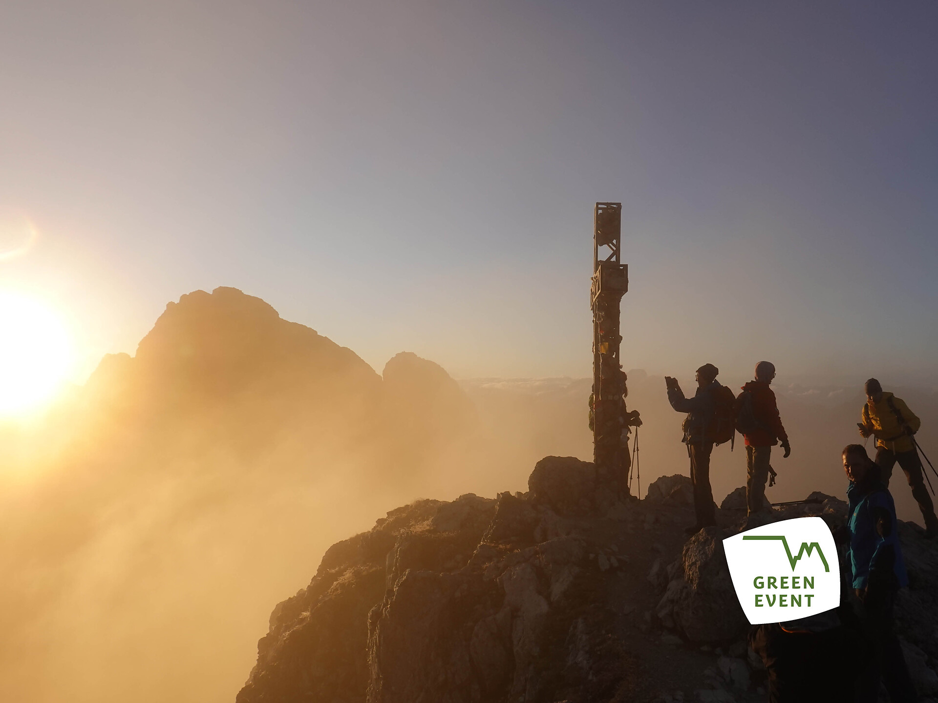 Sonnenaufgangswanderung auf den Plattkofel mit Frühstück in der Plattkofelhütte - Dolomitenregion Seiser Alm - #1 - suedtirol.info