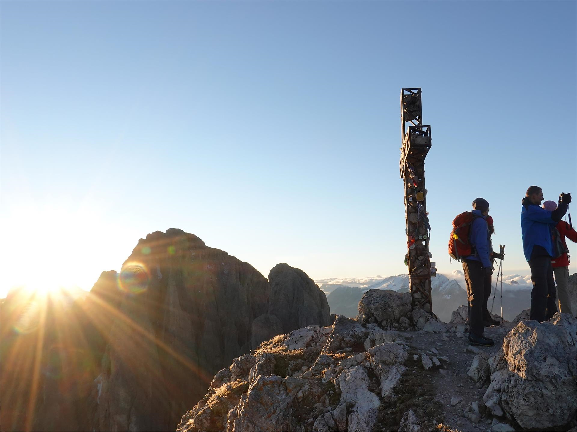 Sonnenaufgangswanderung auf den Plattkofel mit Frühstück in der Plattkofelhütte Kastelruth 2 suedtirol.info