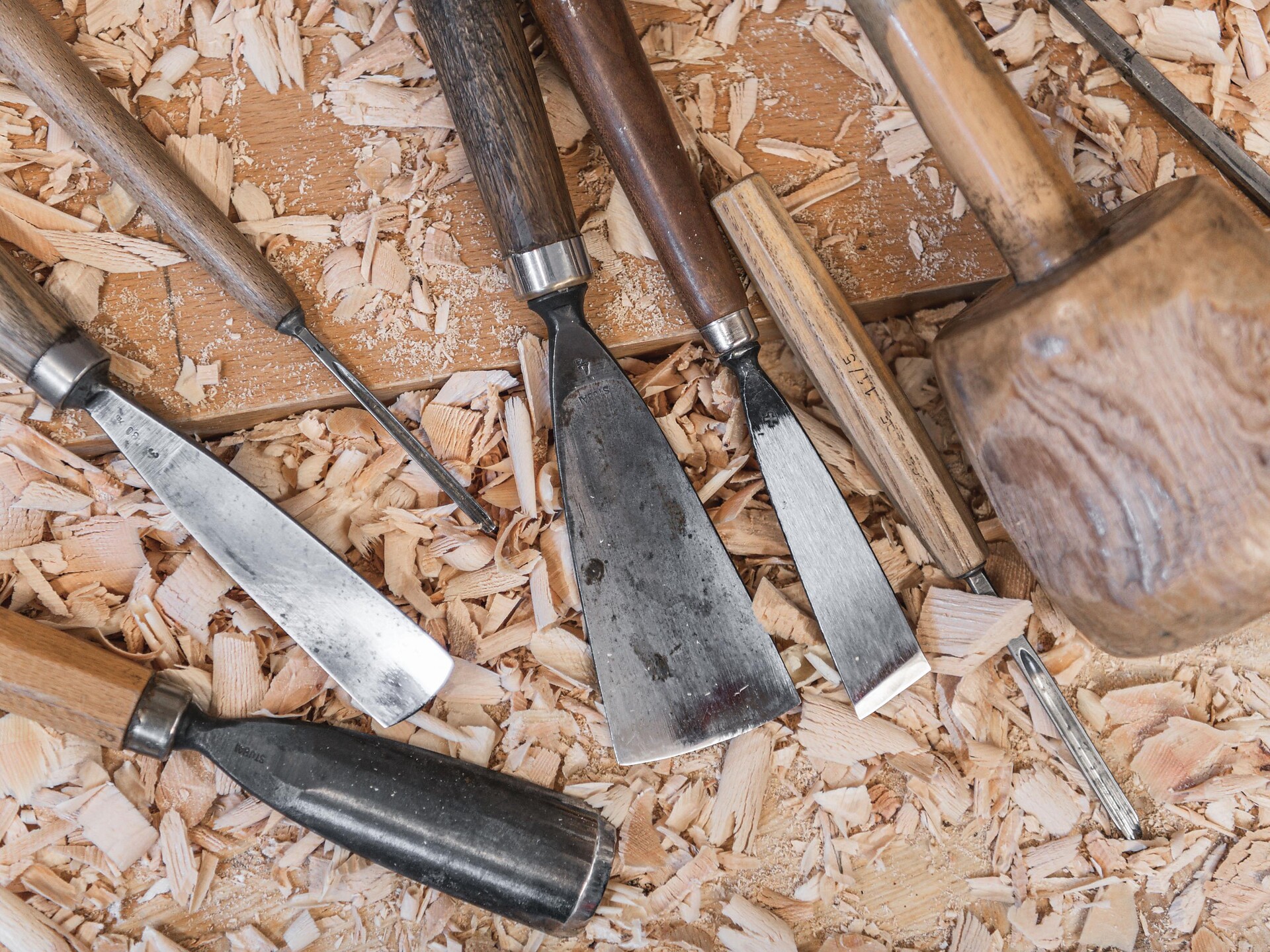 Schnitzkurs: die Grödner Holzschnitzerei hautnah erleben - Dolomitenregion Gröden - #1 - suedtirol.info