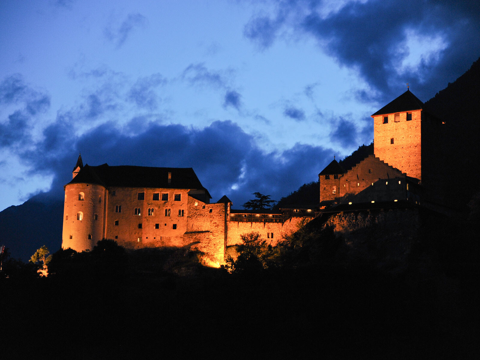 Schlossfestspiele Dorf Tirol: Lysistrata Tirol 3 suedtirol.info