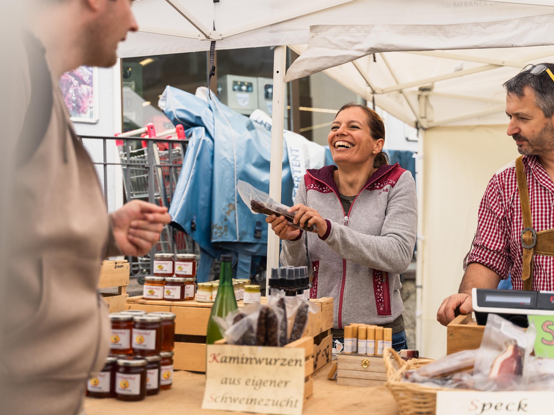 Schenner Markt im Dorfzentrum von Schenna - Meran und Umgebung - #1 - suedtirol.info