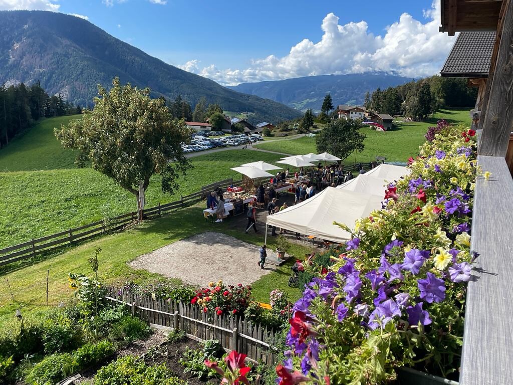 Slow Food Travel Farm Festival at the courtyard Drockerhof Villnöss/Funes 2 suedtirol.info