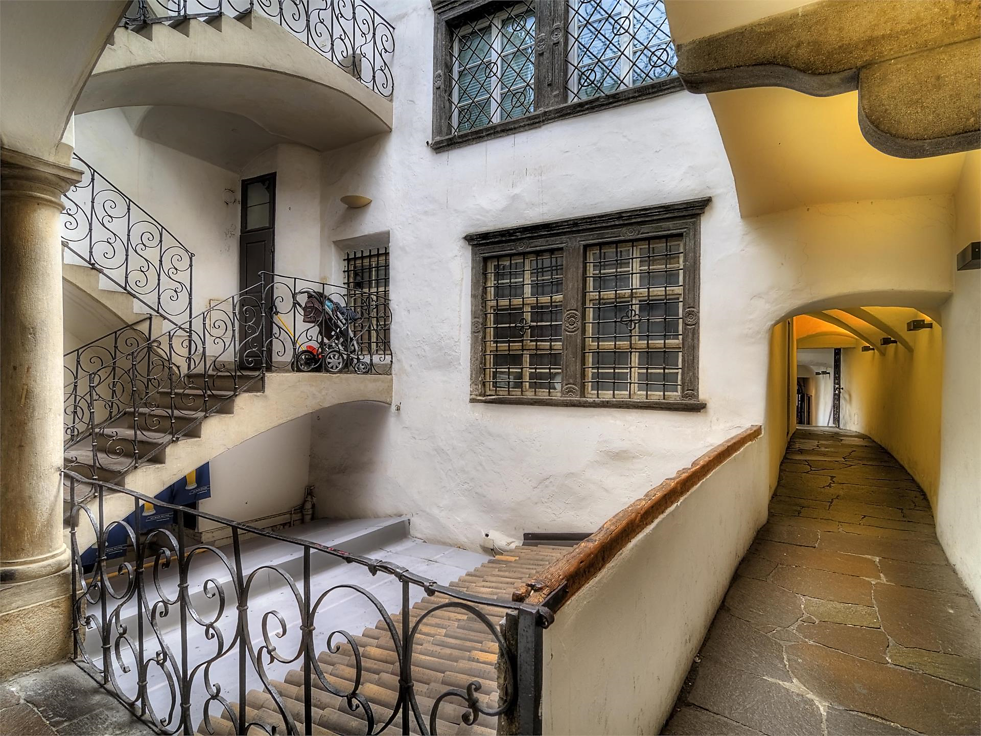 Bolzano, the underground city (in Italian and German) - Bolzano/Bozen and environs - #1 - suedtirol.info