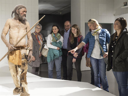 Visita guidata: Il centro storico e il Museo Archeologico dell’Alto Adige (Ötzi) Bolzano 1 suedtirol.info