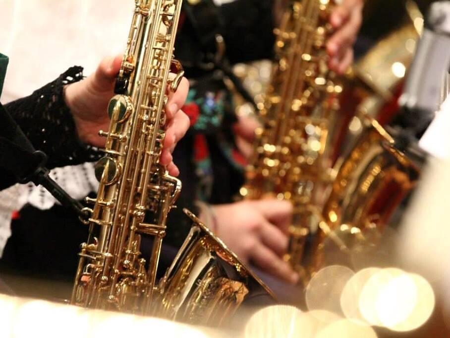 Soné fora por paisc - Musikklänge durch das Dorf Badia 2 suedtirol.info