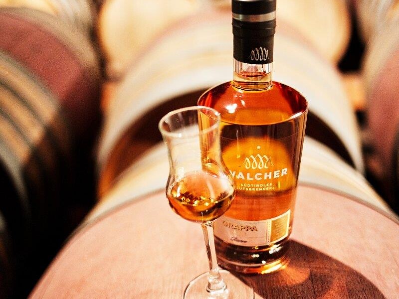 Schnapps tasting from the Walcher distillery - Dolomites Region Kronplatz/Plan de Corones - #1 - suedtirol.info