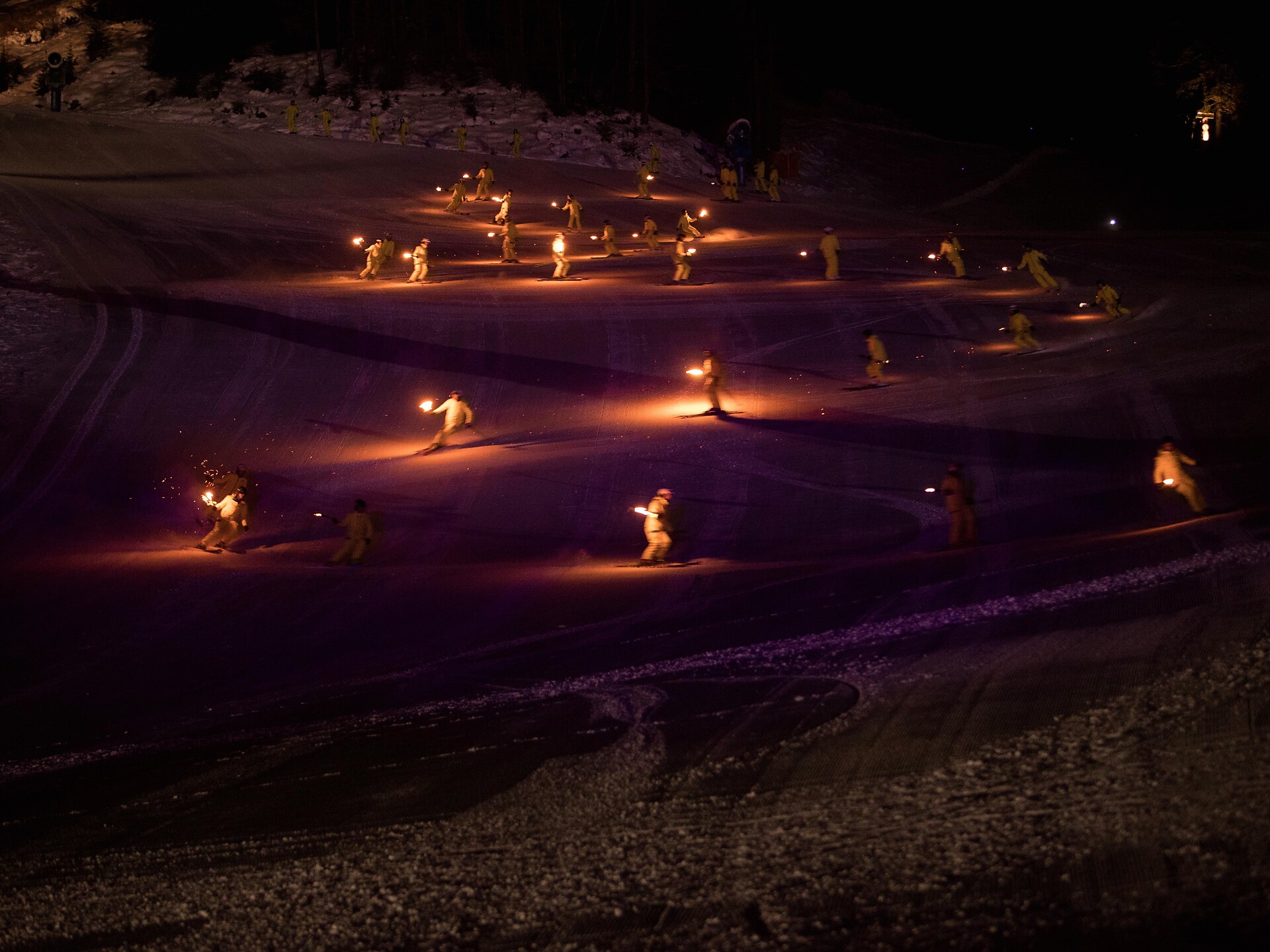 Skishow der Ski & Snowboardschule 2000 - Dolomitenregion Gröden - #3 - suedtirol.info