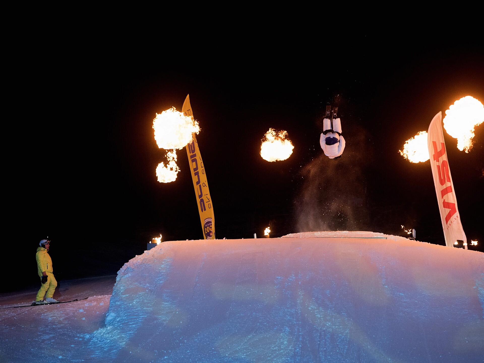 Skishow der Ski & Snowboardschule 2000 - Dolomitenregion Gröden - #2 - suedtirol.info