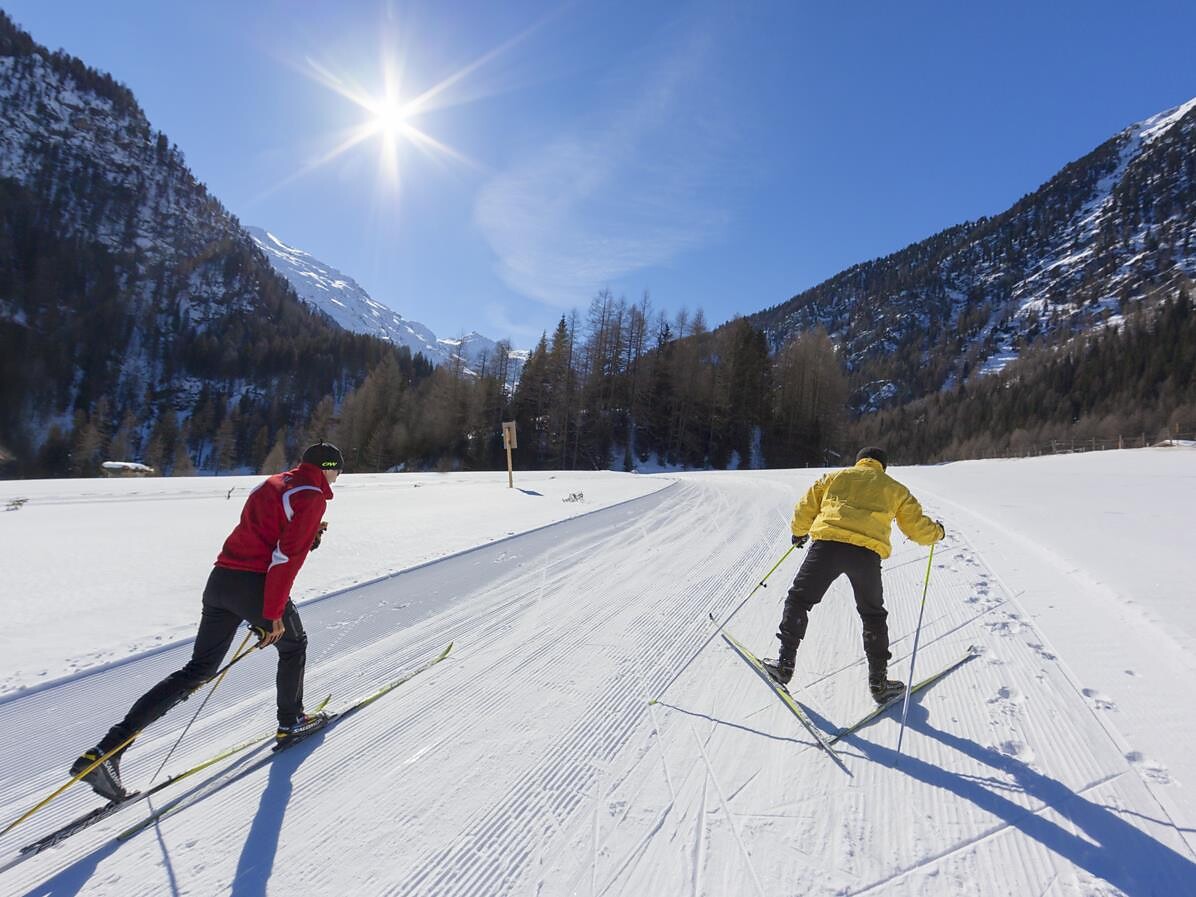 Corso di prova di sci di fondo presso il Centro di biathlon di Martell - Val Venosta - #1 - suedtirol.info