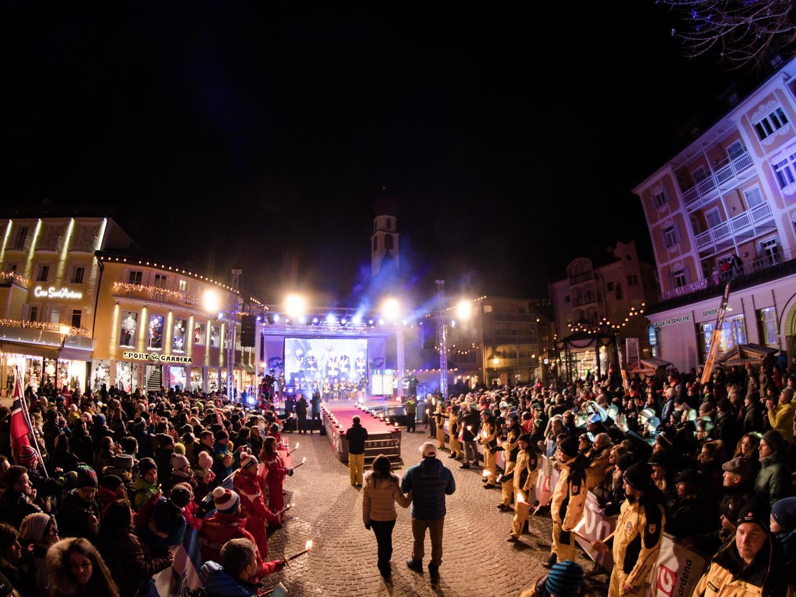 Estrazione pettorali & premiazione ufficiale gare FIS - Regione dolomitica Val Gardena - #1 - suedtirol.info