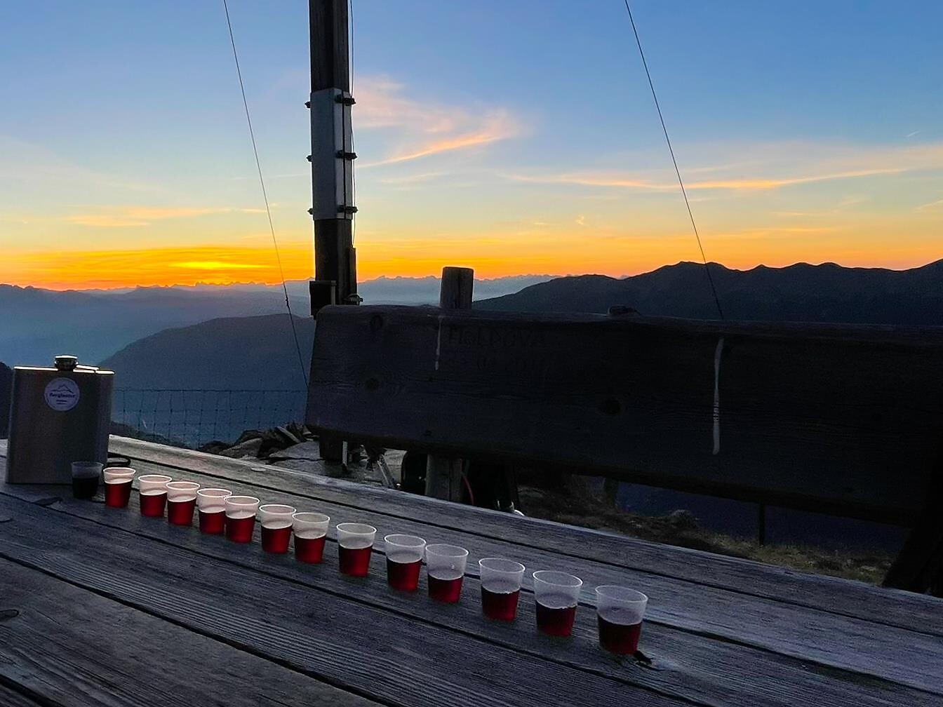 Sonnenaufgangswanderung zum Tscharser Wetterkreuz - Vinschgau - #2 - suedtirol.info