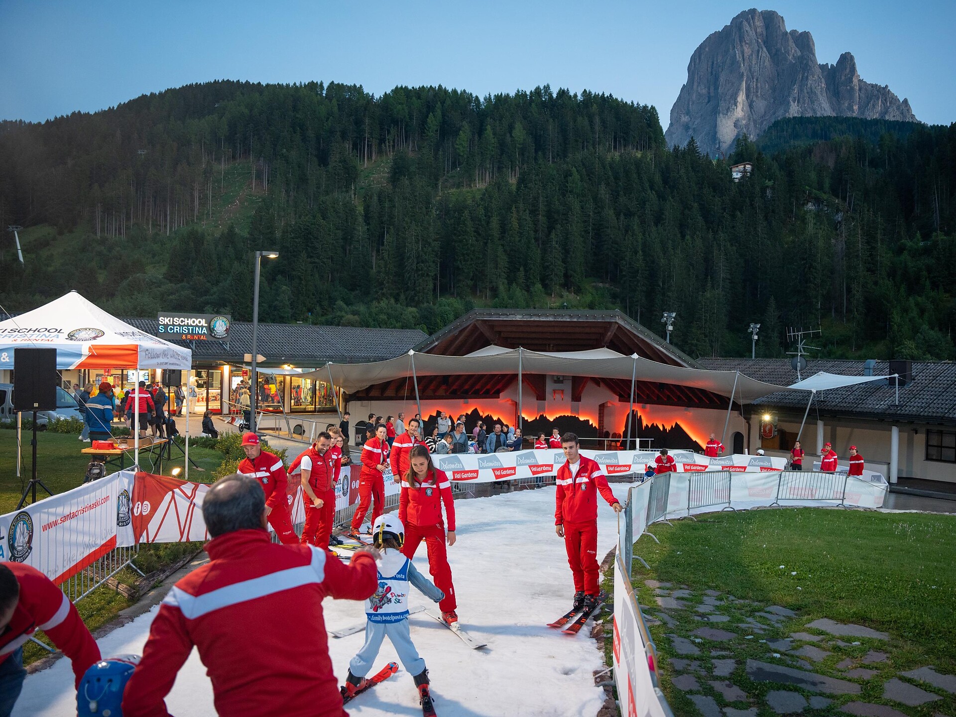 Snow festival with the Ski & Snowboard School S. Cristina S.Crestina Gherdëina/Santa Cristina Val Gardana 3 suedtirol.info