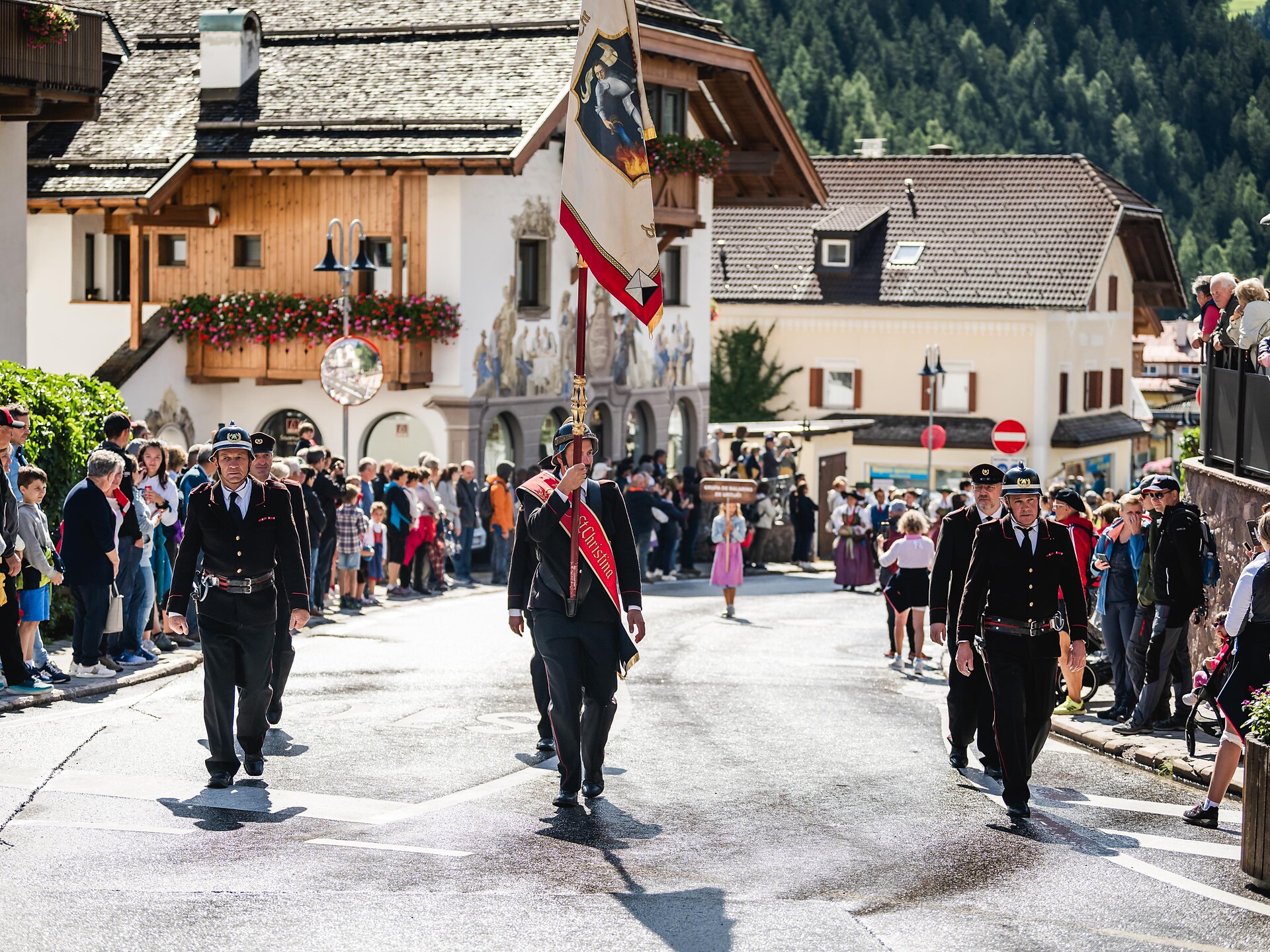 Summer Festival by S. Cristina fire brigade S.Crestina Gherdëina/Santa Cristina Val Gardana 1 suedtirol.info