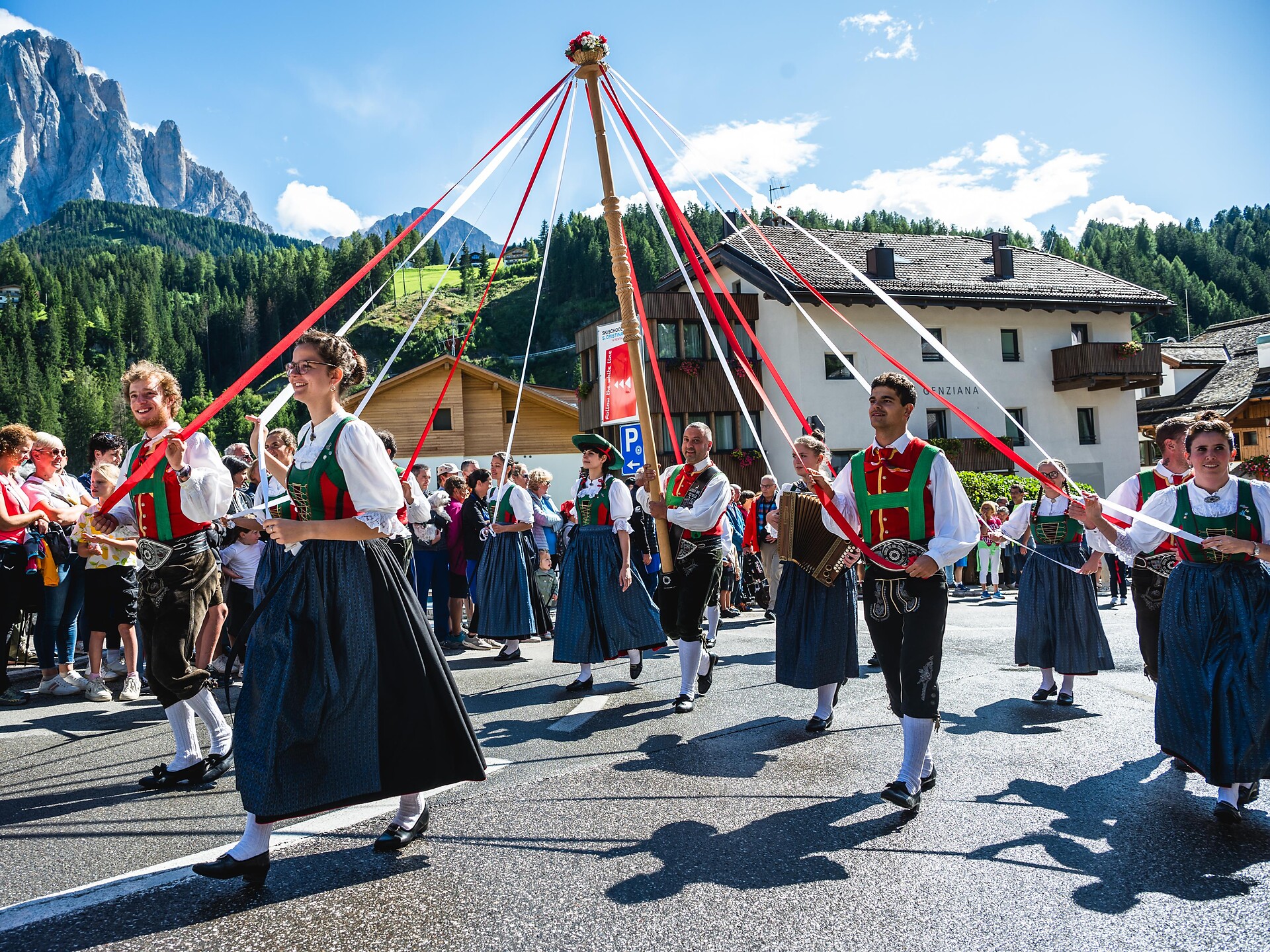 Summer Festival by S. Cristina fire brigade S.Crestina Gherdëina/Santa Cristina Val Gardana 3 suedtirol.info