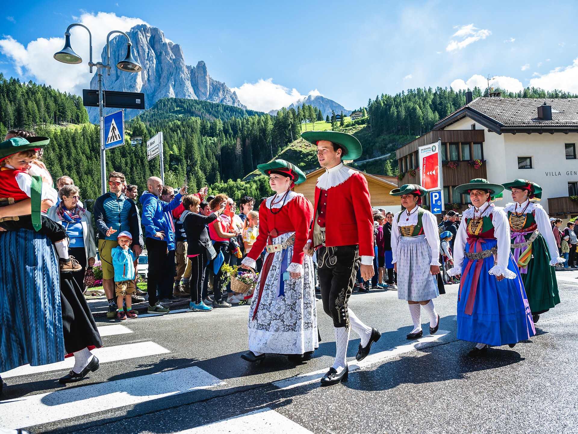 Summer Festival by S. Cristina fire brigade S.Crestina Gherdëina/Santa Cristina Val Gardana 2 suedtirol.info
