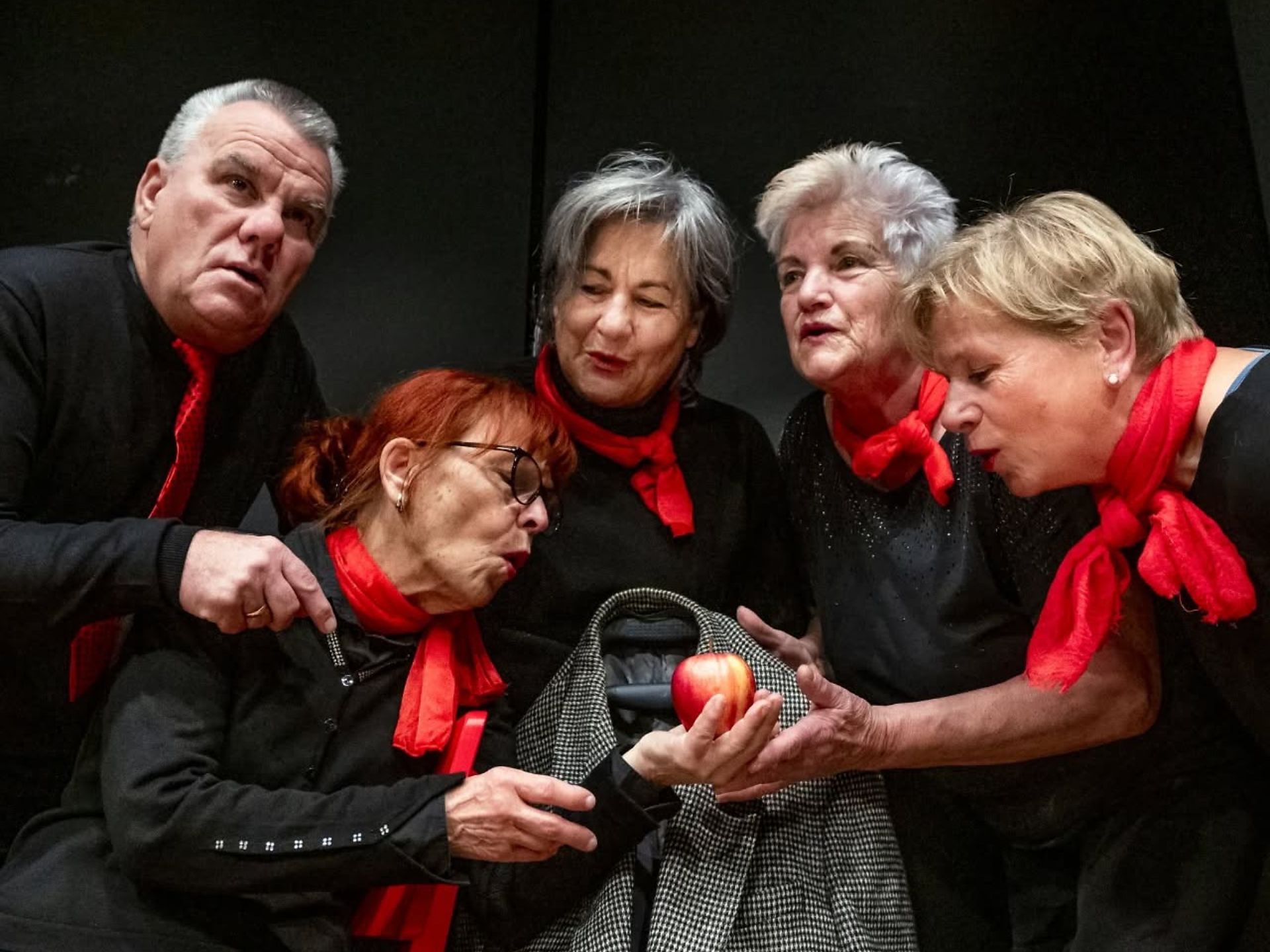 STEINEGG LIVE - Senior Theatre „Überholspur“ with the program „Unerhört!“ (DE) - Dolomites Region Eggental - #1 - suedtirol.info